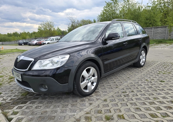 Skoda Octavia cena 32800 przebieg: 272000, rok produkcji 2011 z Władysławowo małe 79